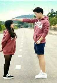 Chạm Nhẹ Vào Môi Em